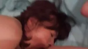 Piękna mademoiselle z dużymi sex dojrzałe za darmo cyckami Alana Anderson chwyta swoją zabawkę