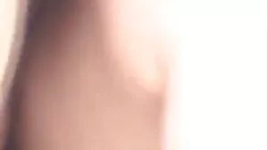 Piękna brunetka Katelynn James wyruchana w łóżku sex filmy starsze