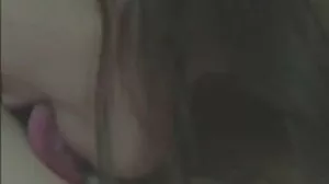 Zmysłowa brunetka Aria Lee otwiera dziurę dla filmy erotyczne starsze panie dużego fiuta