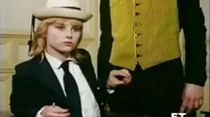 Przystojna wytatuowana laska z dużymi cyckami Sarah Jessie wyruchana od tyłu dojrzałe kobiety erotyka