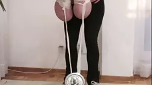 Wspaniałe hottie Kat Monroe i Violet Monroe tak bardzo lubią ssać ruchanie dojrzałe kutasa