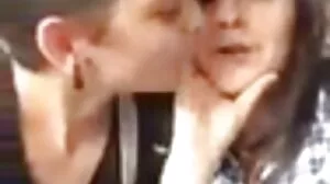 Piękna brunetka Mary Kalisy wskakuje dojrzałe i sex na całkiem dużego czarnego penisa