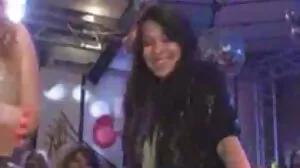 Cycata brunetka Jessica Starling filmy erotyczne z dojrzałymi kobietami rucha się długą seks zabawką