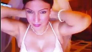 Oszałamiająca brunetka Luna Luxa tak bardzo sex dojrzała lubi intensywną jazdę na kutasie