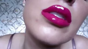 Pod prysznicem MILF z gigantycznymi cyckami Codi darmowe filmy erotyczne starsze panie Vore pokazuje swoje ciało