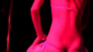 Urocza laska Ginebra Bellucci rucha się z twardym czarnym starsze cipki kutasem
