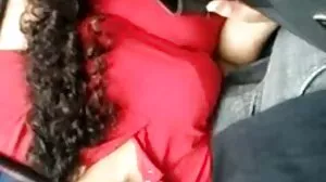 Urocza filmy erotyczne dojrzałe modelka Ashley Lane stymuluje swoją głodną dziurę miłością