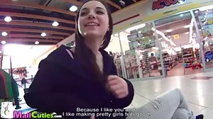 Ostry seks analny z dojrzałe xxx cycatą brunetką Ariella Ferrera