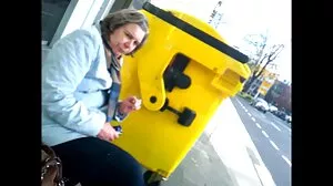 Przystojna nastolatka z małymi cyckami Lolli Lane zerżnięta przez dojrzałe sex hd naprawdę masywnego kutasa