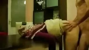 Czarująca brunetka Alyssa Bounty rucha się swoim fioletowym sex dojrzałe hd dildo